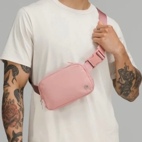 Lululemon Everywhere Belt Bag *1L - Picture 3 of 9